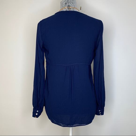 Studio M Women's Flowy Lightweight Long Sleeve Blouse in Navy Blue Size XS - Picture 3 of 6